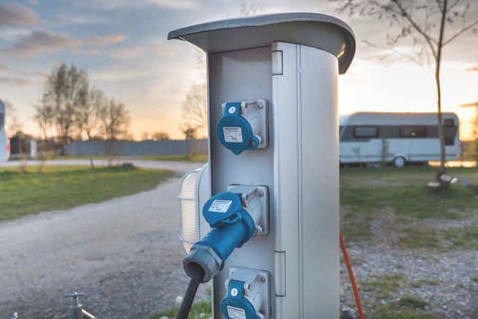 Electricity in motorhomes and caravans: Shore power - but the right way