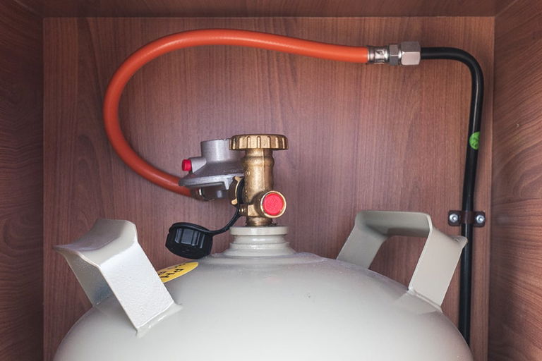 Gas cylinders for camping - variants, filling, safety tips