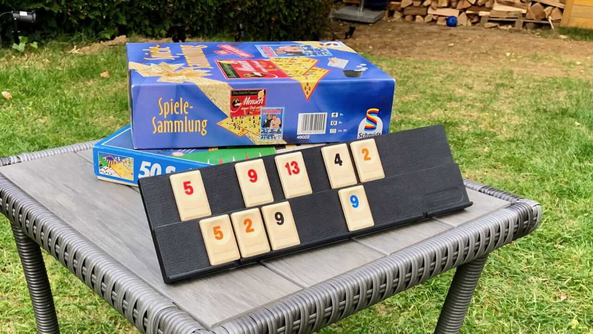Rummy Cup ist tolle Unterhaltung fuer unterwegs beim Camping