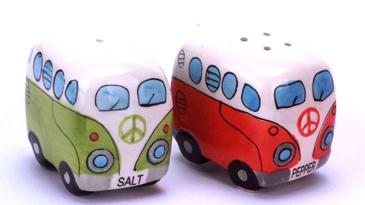 Bunte Pfeffer und Salzstreuer in Bulliformat als Camping Gadget C-24-7Sale