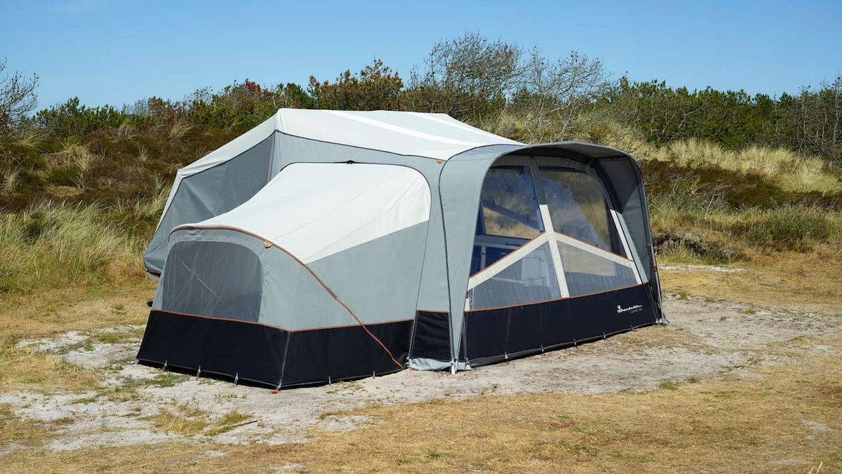 Der aufgebaute Faltcaravan Camplet Foto