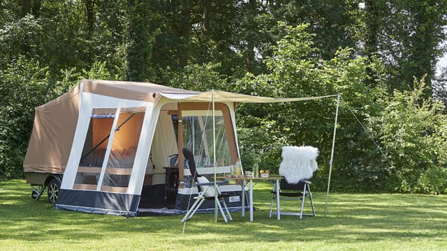 Der Dorema Faltcaravan auseinandergeklappt Foto