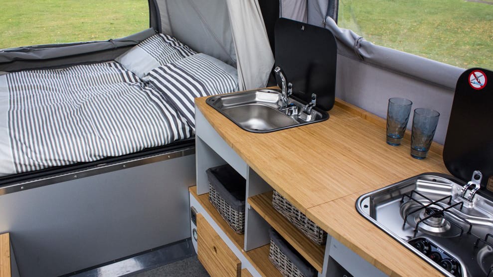 Blick in das Innere vom AO Faltcaravan Foto