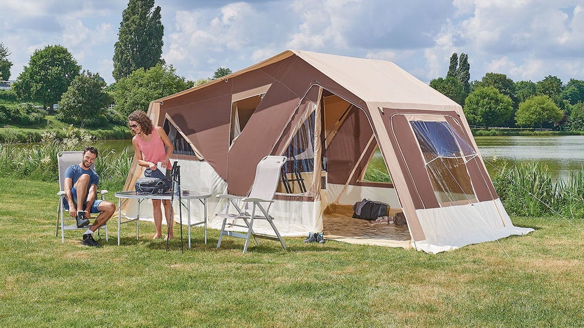Der aufgebaute Faltcaravan Zambesi Foto