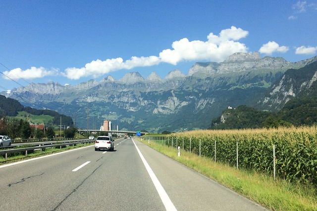 Traffic rules Italy: speed limits, tolls and special features for campers