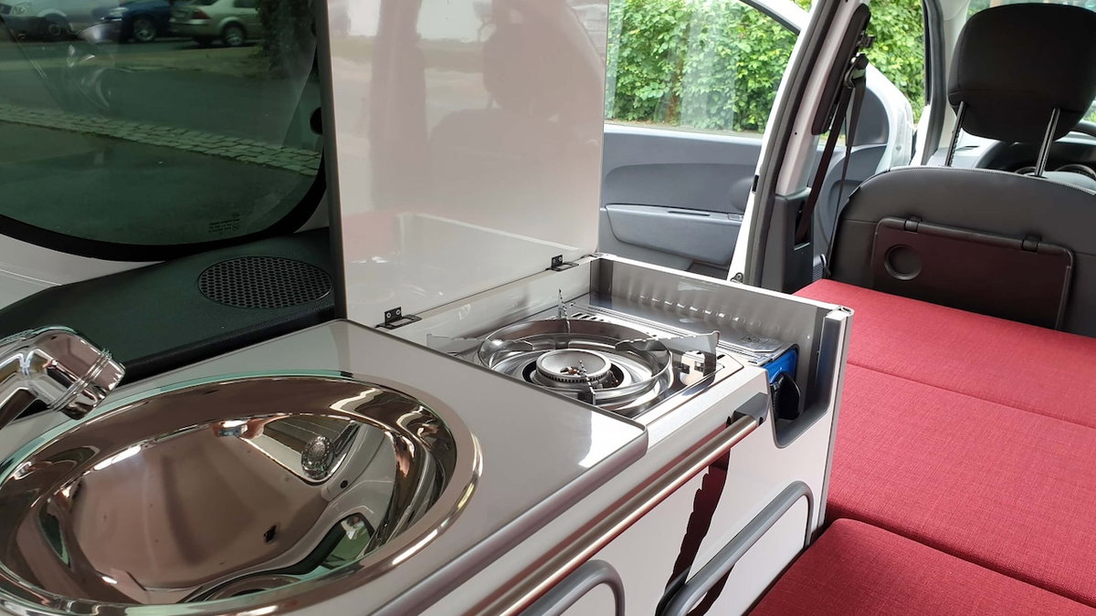 Kochen im Mini-Camper Flexcamper Dokker