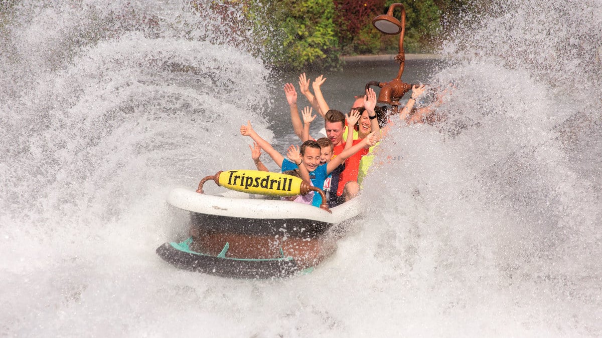 Eine Badewannen Fahrt im Tripsdrill Freizeitpark in Deutschland