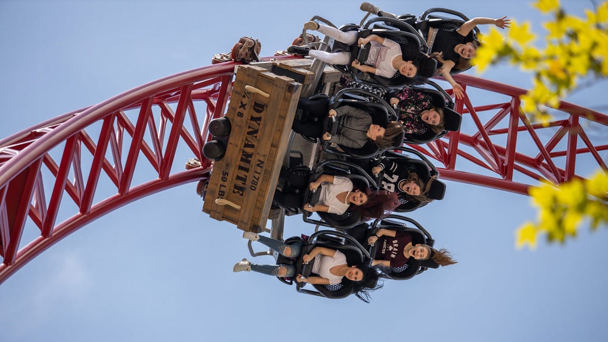 Dynamite Achterbahn im Plohn Freizeitpark in Deutschland