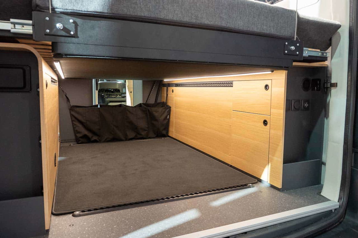 Adria TWIN MAX 680 Stauraum