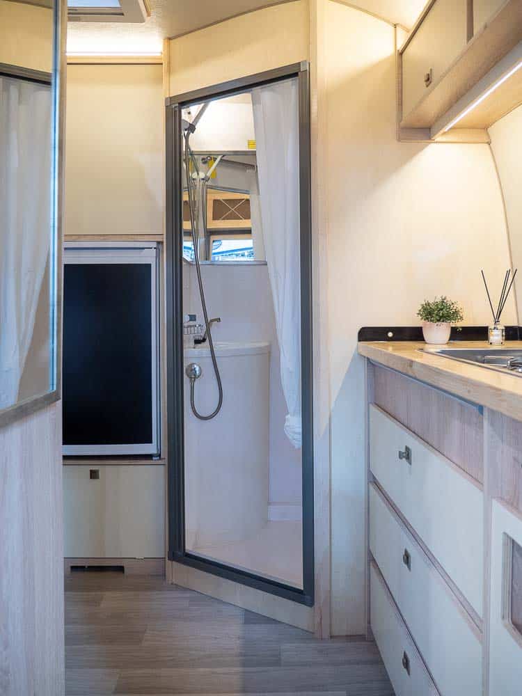 Pinocaravan Pi XL Nasszelle komplett