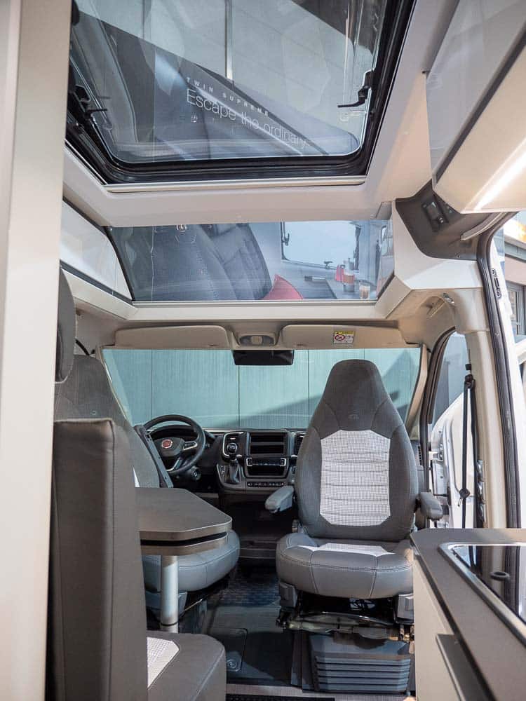 Adria TWIN 600 Panoramadach