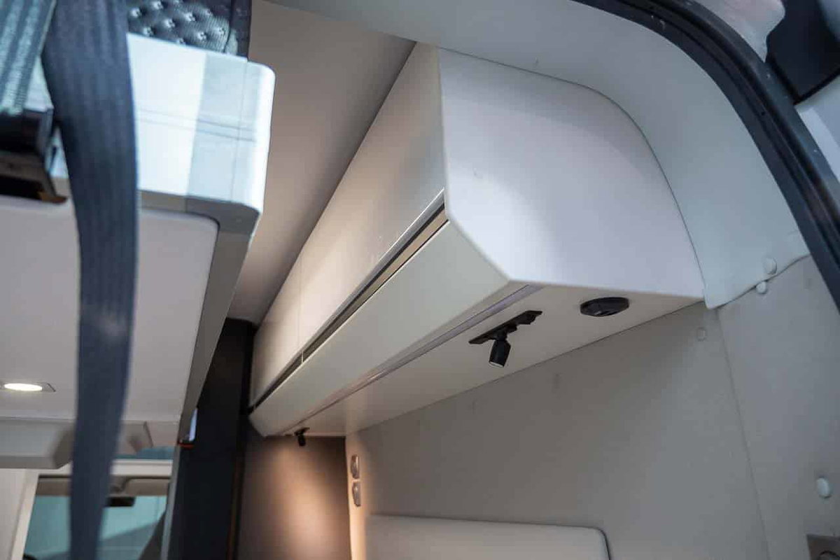 Adria TWIN 600 Schrank Seite