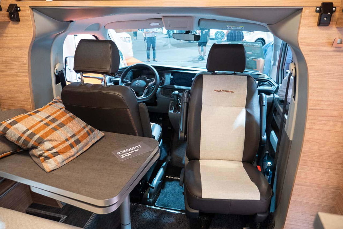 Weinsberg X-Cursion Van Fahrerkabine Tisch