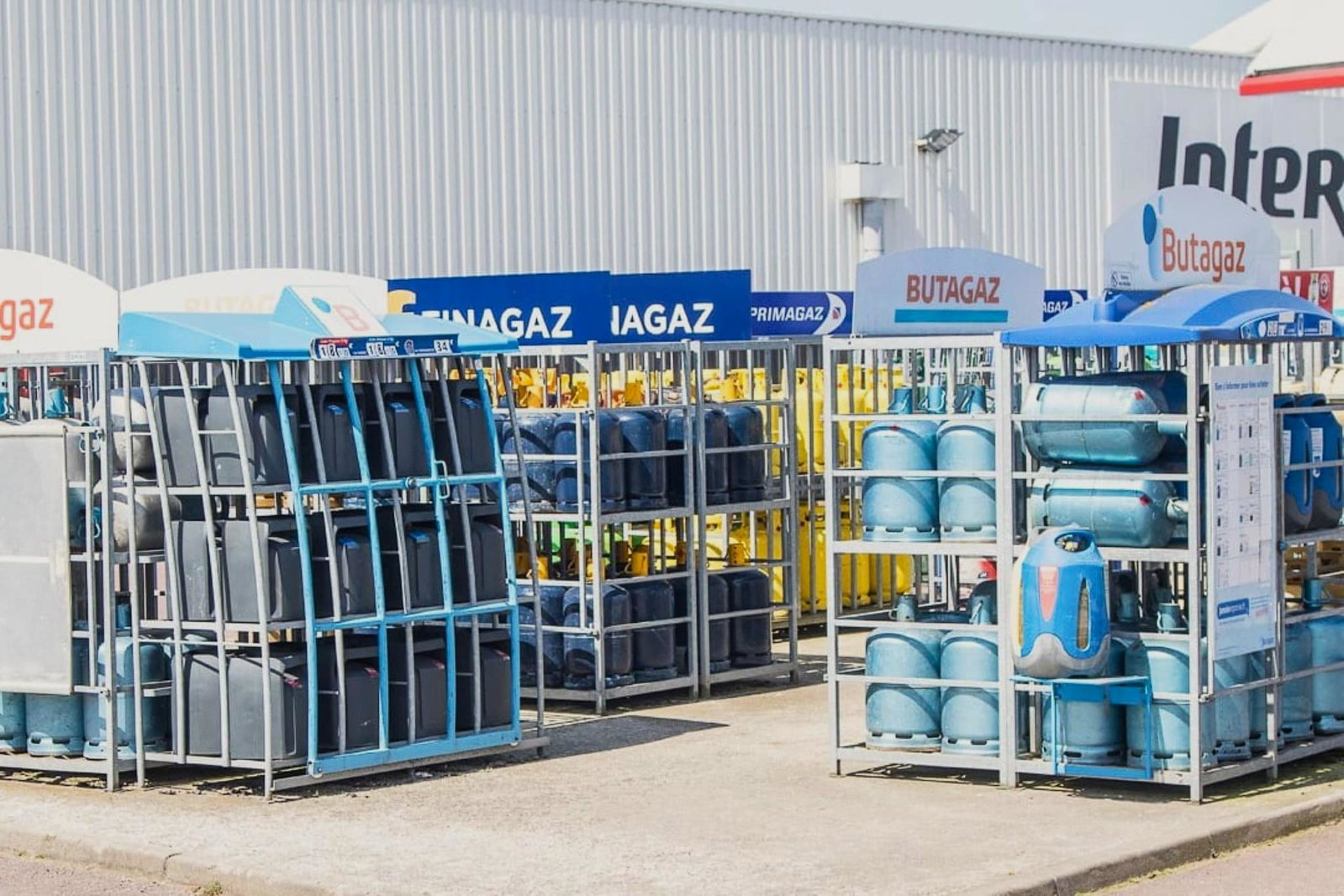 Gas cylinders in France - suppliers, purchase and exchange options, special features