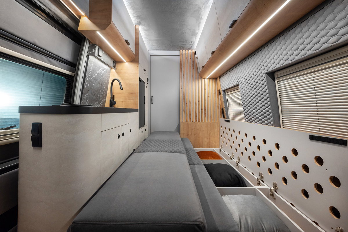 Globe-Traveller Falcon Bettkasten