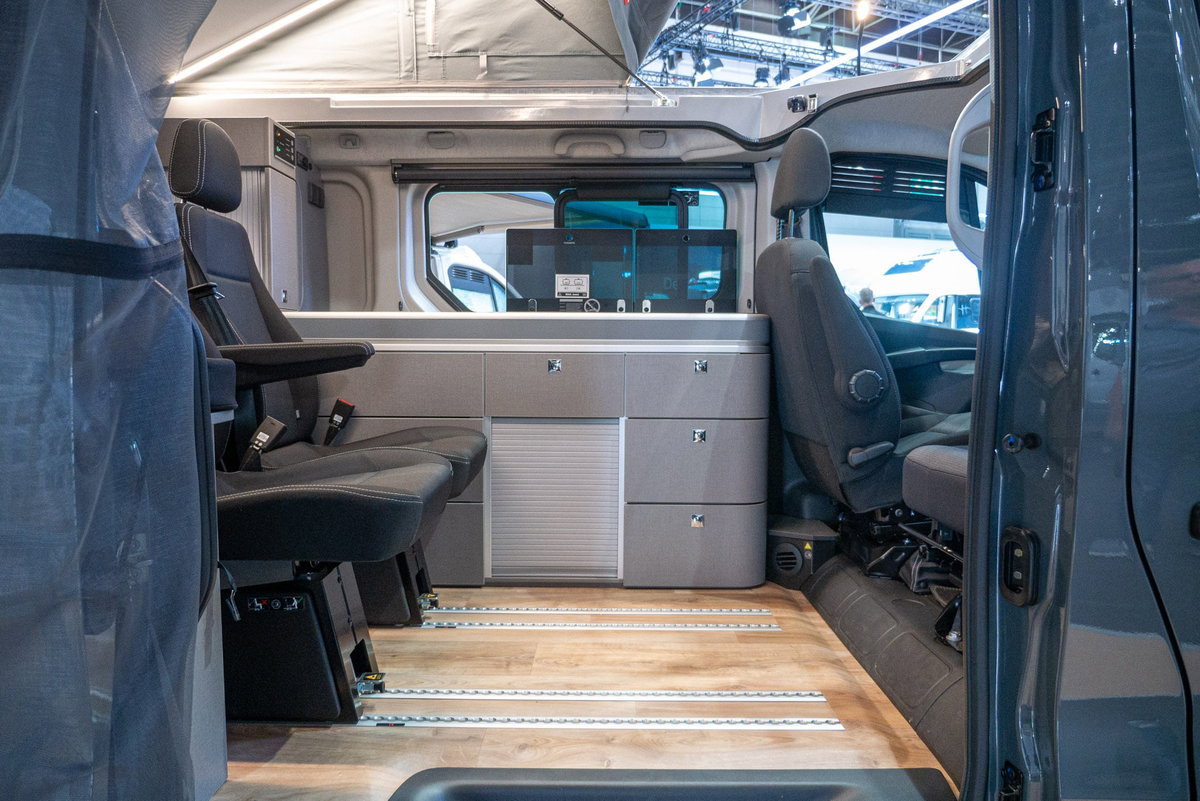 Nissan Primastar Seaside by Dethleffs Küchenmodul Caravan Salon 2023