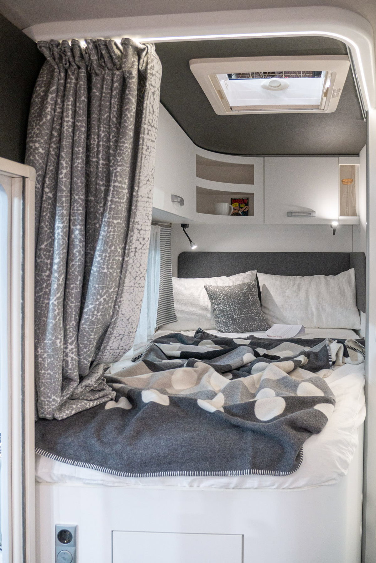Wingamm Oasi 610 M Caravan Salon 2023 Bett