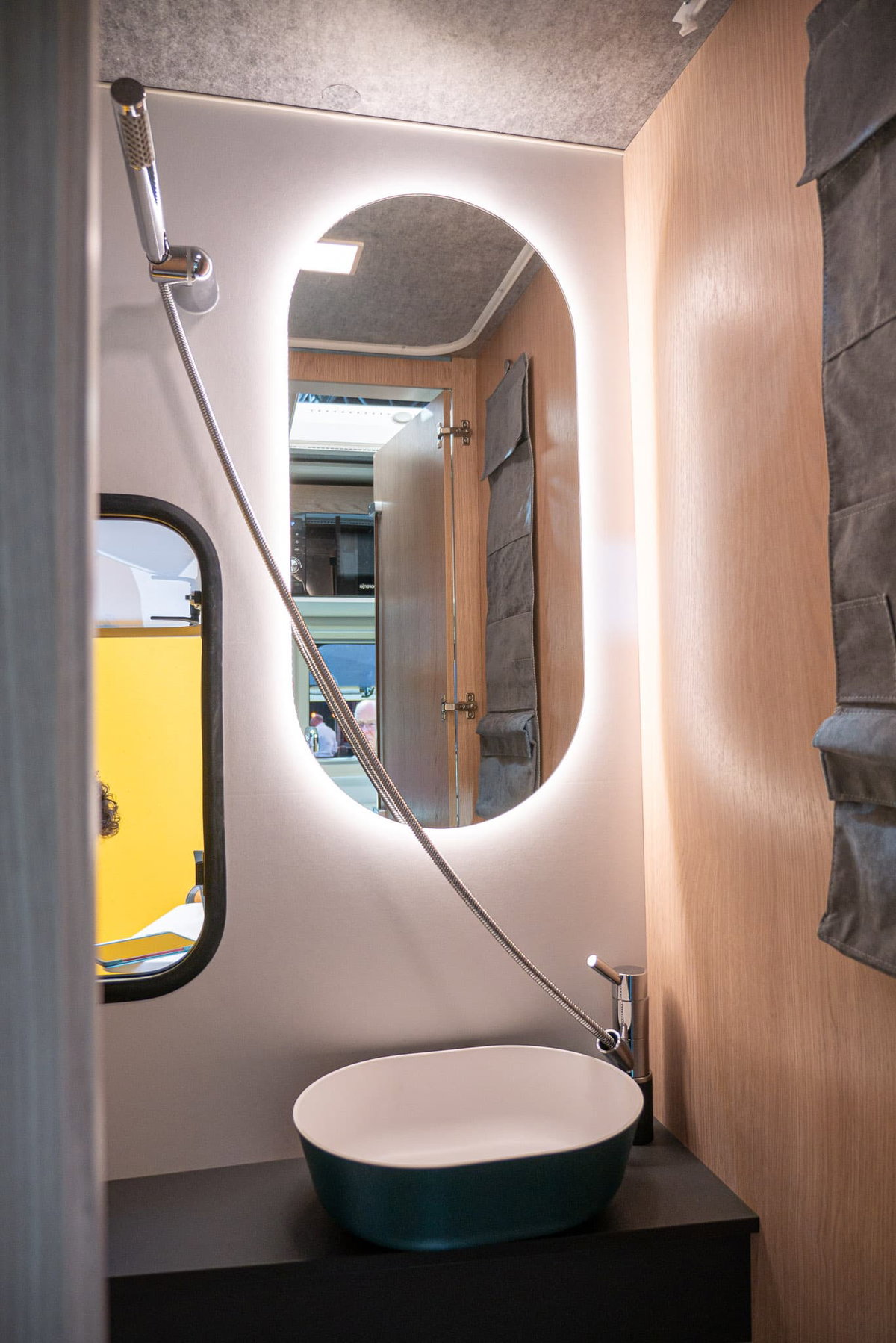 Adria Aviva Lite 360 DK 2024 Bad Caravan Salon 2023