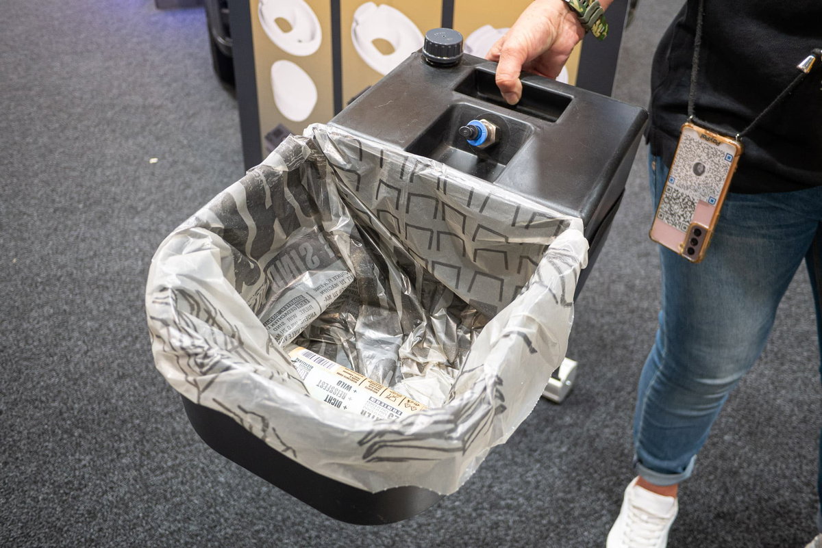 Arwinger Kassetten-Trenntoilette Caravan Salon 2023 Kassette