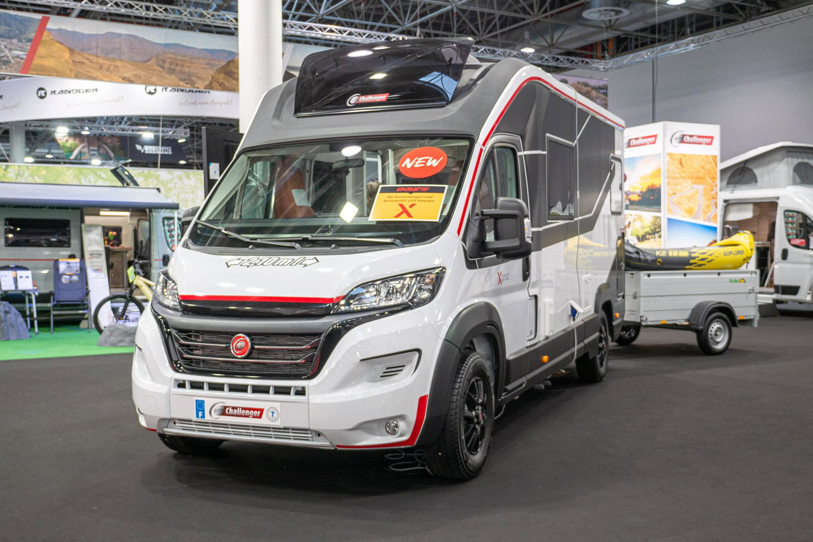 Challenger X 250 Open Edition (2024): slim partially integrated with flexible rear garage - with 360° tour!