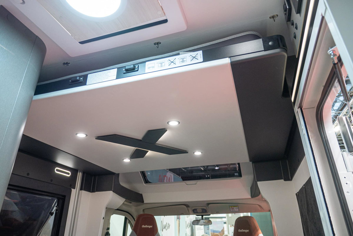 Challenger X 250 Open Edition 2024 Hubbett Caravan Salon 2023