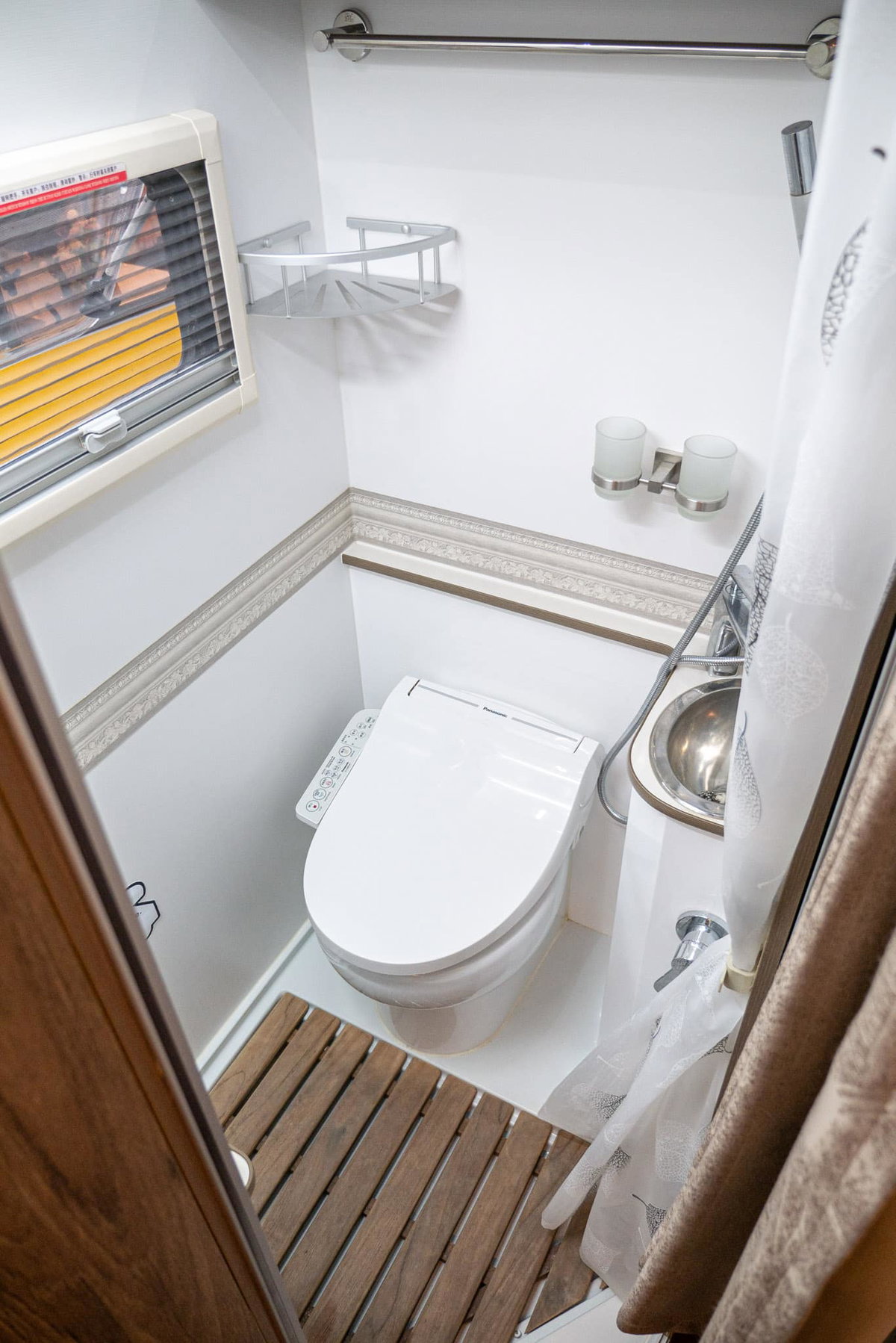 Deddle RV Free Wind 6 Max Toilette