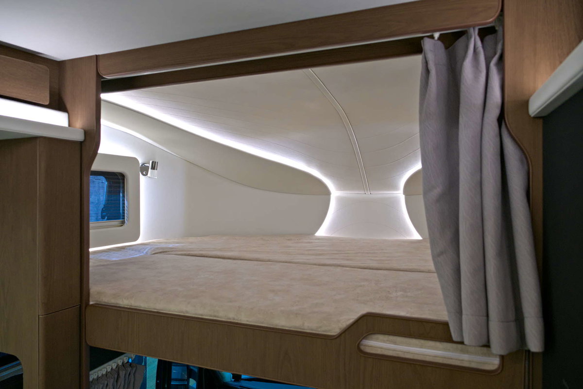 Deddle RV Carbonic Liner 78 - Alkovenbett Caravan Salon 2024