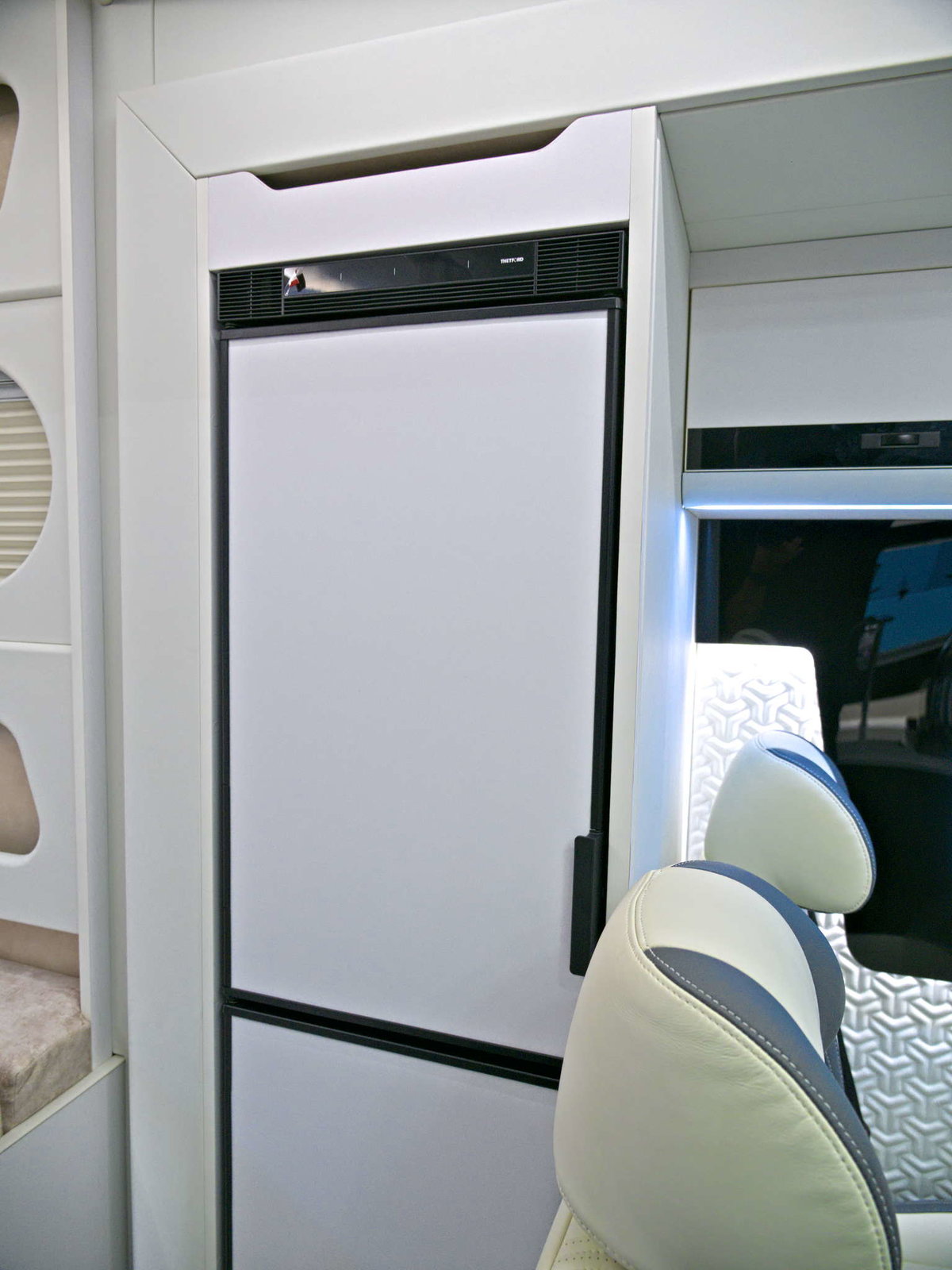 Deddle RV EASY TOUR E-MAX - Kühlschrank Caravan Salon 2024