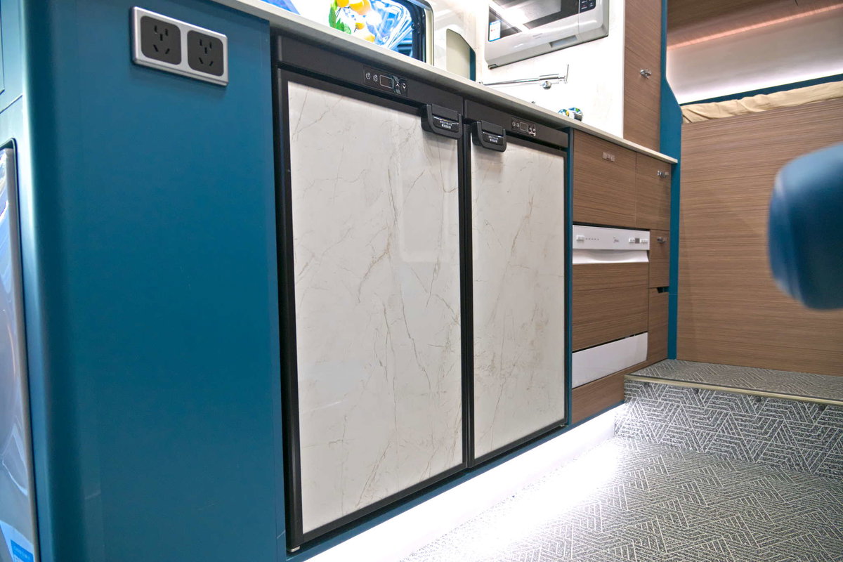 Deddle RV Youfo - Kühlschrank Caravan Salon 2024