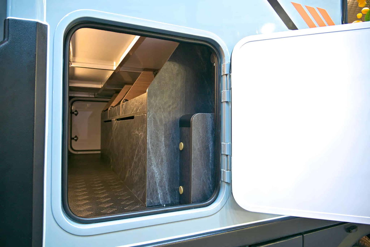 Deddle RV Youfo - Heckgarage Caravan Salon 2024