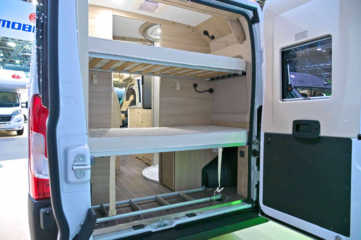 Forster Flip FV 599 VB5 (2025) Etagenbett im Heck Caravan Salon 2024