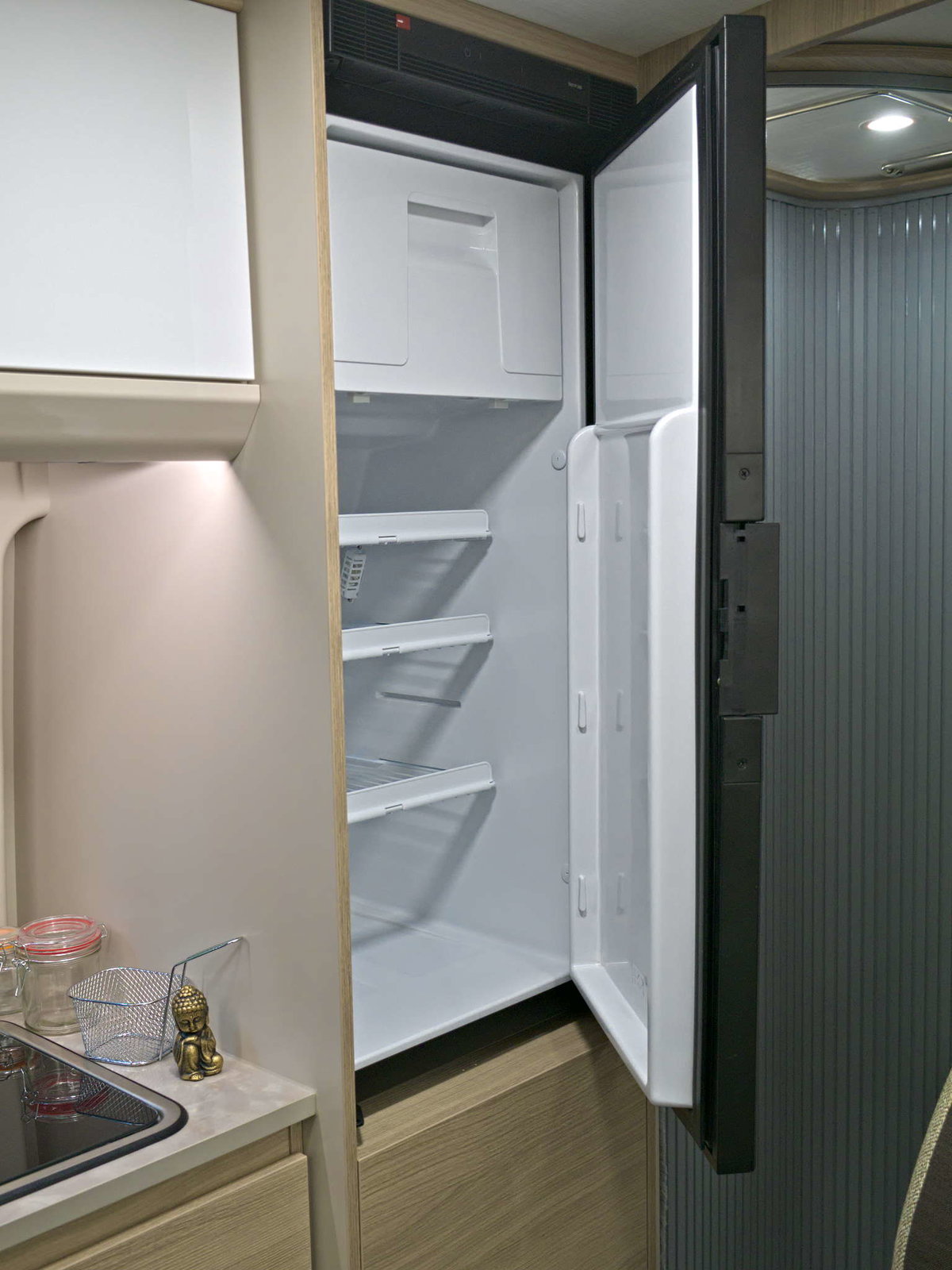 Forster Flip FV 599 VB5 (2025) Kühlschrank Caravan Salon 2024