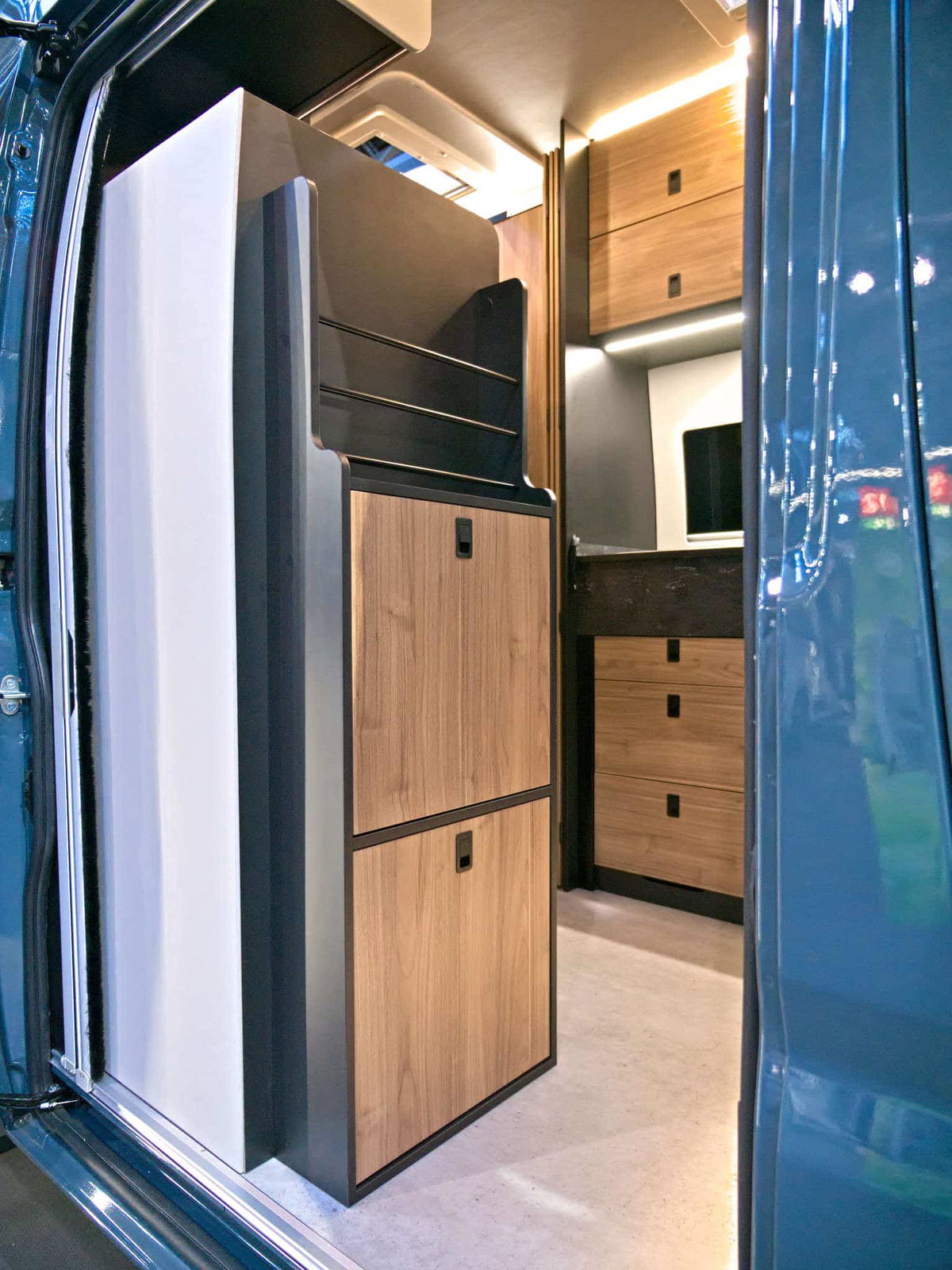 FURGOK X-LOUNGE 600+ (2025) Eingang Caravan Salon 2024