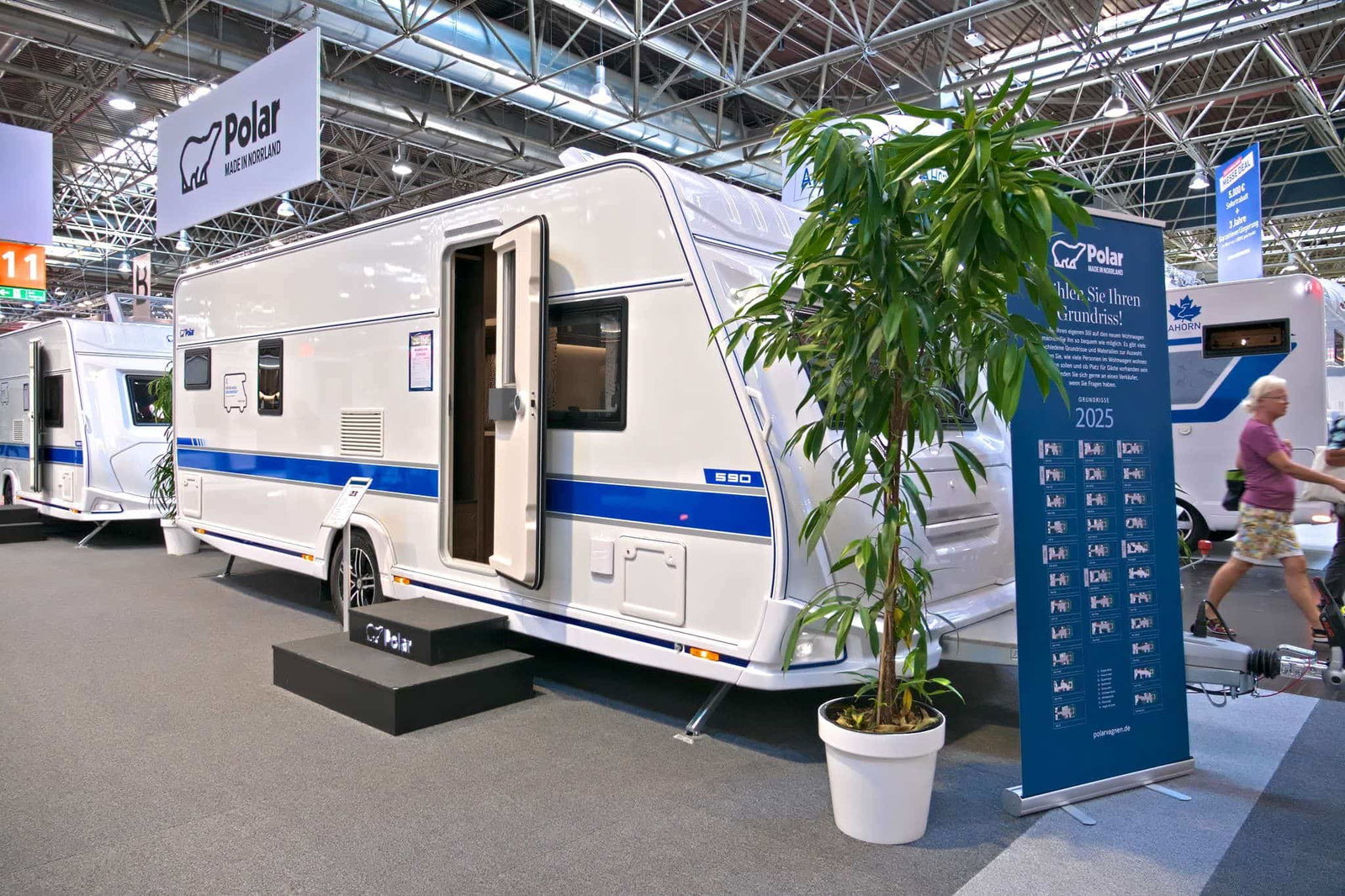 Polar Blueline 590 BFW (2025) - Luxurious caravan for up to 5 people