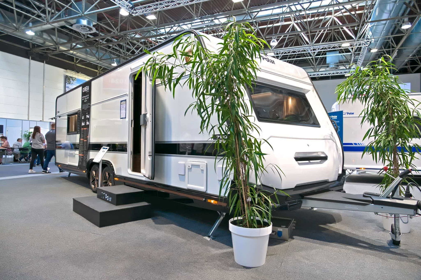 Polar Chimera 730 BSL - Winterized premium caravan for the luxury camper