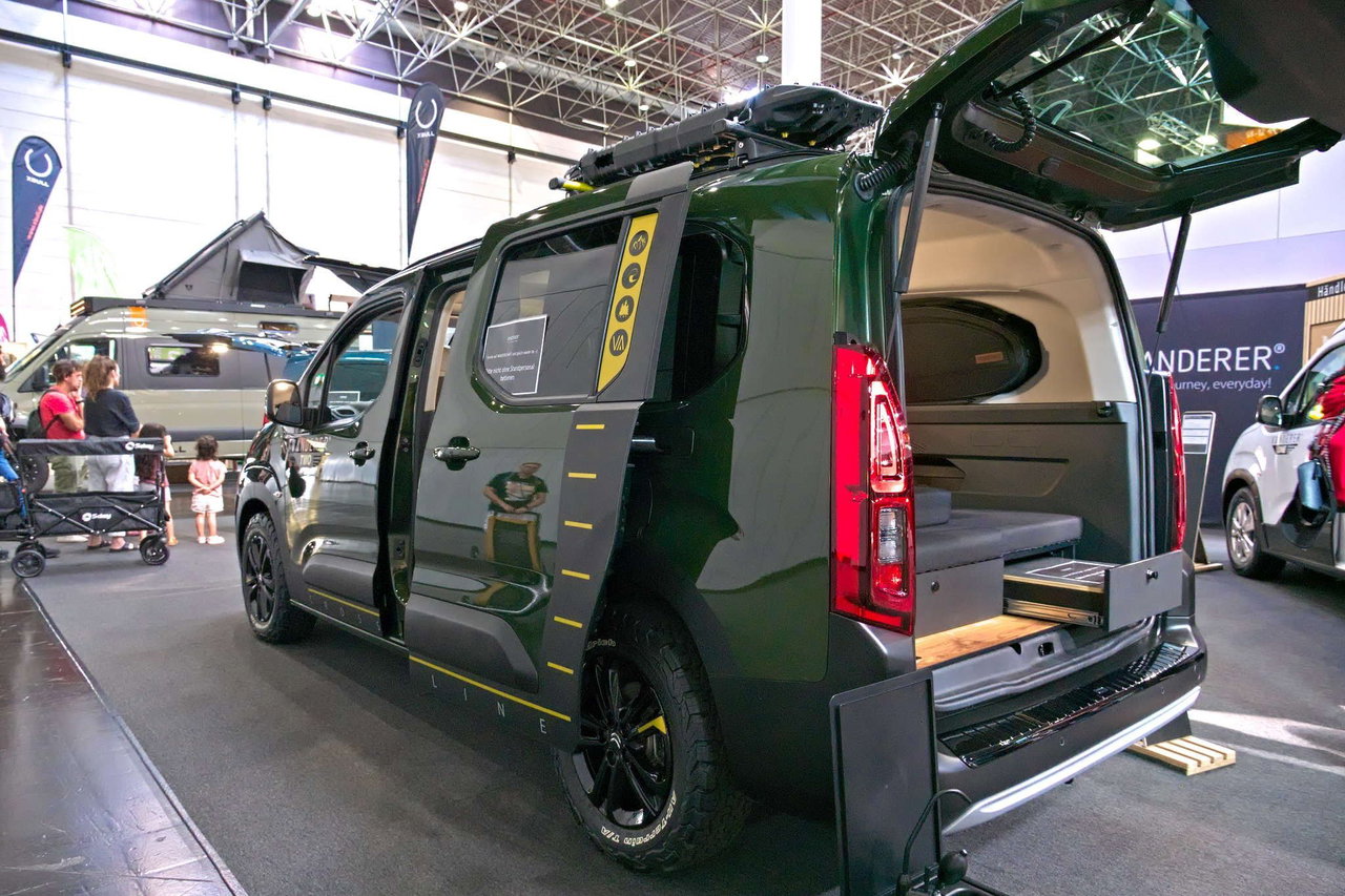 Hochdachkombi Camper Vanderer Two auf dem Caravan Salon 2024