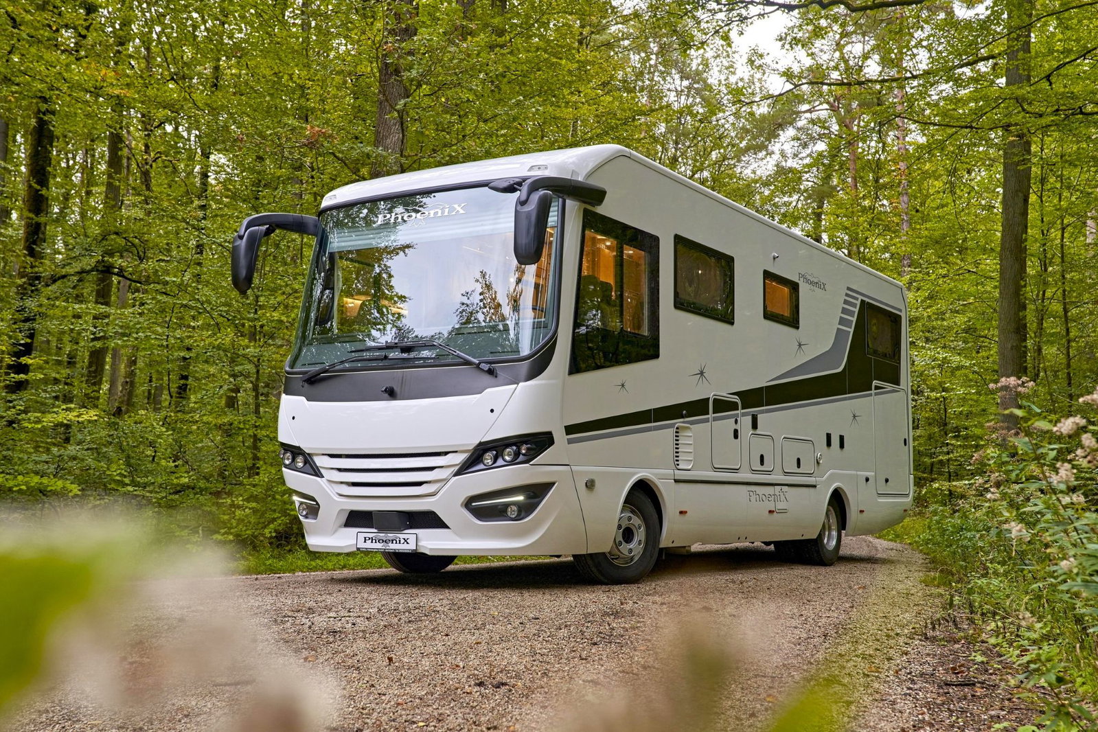 Innovative luxury motorhome: Phoenix presents the Top-Liner 9000 BMLX