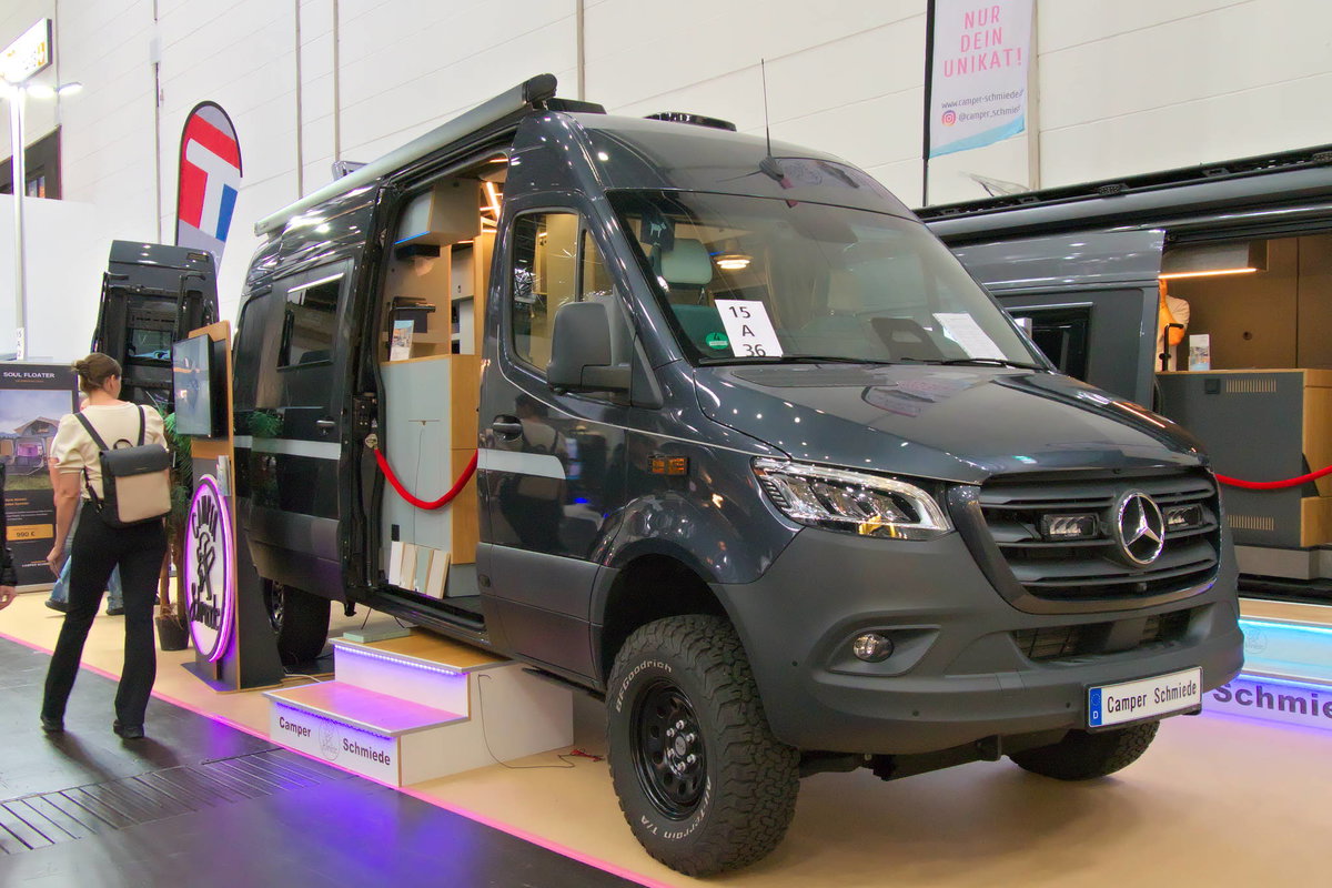 Camper Schmiede auf dem Caravan Salon 2026: Ausbau auf Mercedes-Basis.