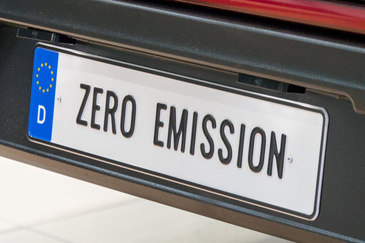Cityfreighter/Vöhringer at Caravan Salon 2026: license plate reading "Zero emission".